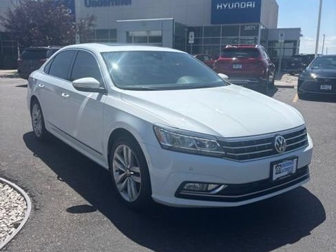 Used 2017 Volkswagen Passat 1.8T SEL Premium FWD image 1