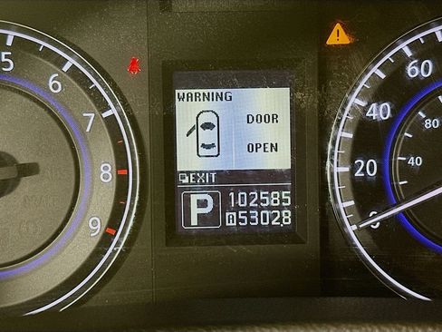 Used 2011 INFINITI G37 Convertible w/ Premium Pkg RWD image 17