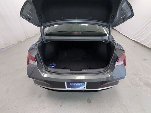 Used 2025 Hyundai Elantra SEL image 15