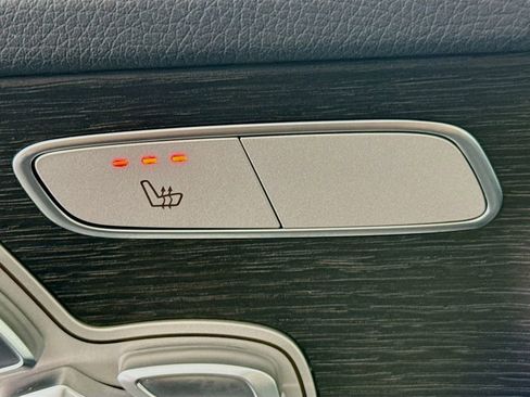 Used 2021 Mercedes-Benz C 300 4MATIC Sedan image 21