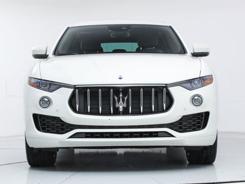 Certified 2023 Maserati Levante GT image 8