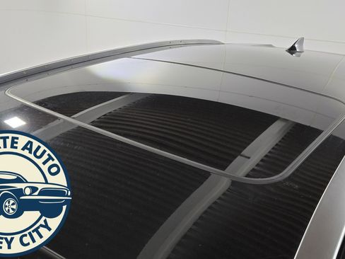 Used 2021 Lexus UX 200 image 9