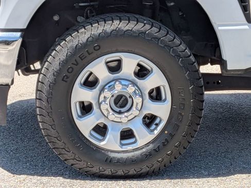 Used 2024 Ford F250 XLT w/ FX4 Off-Road Package AWD/4WD image 11