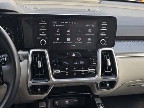 Used 2021 Kia Sorento S image 16