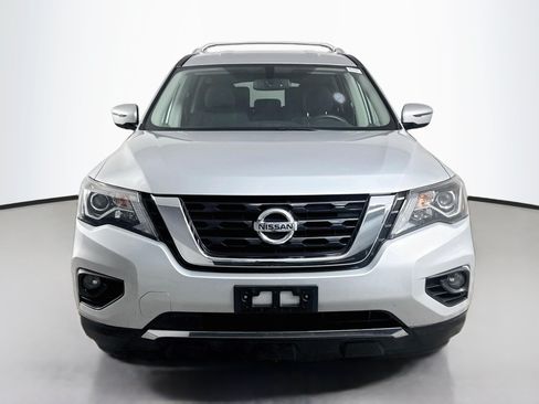 Used 2020 Nissan Pathfinder SV FWD image 2