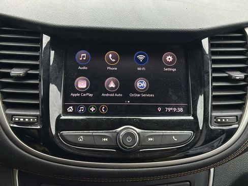 Used 2020 Chevrolet Trax LT AWD/4WD image 18