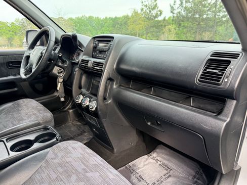 Used 2003 Honda CR-V LX image 24