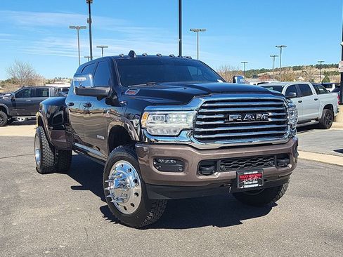 Used 2024 RAM 3500 Limited w/ Towing Technology Group image 2