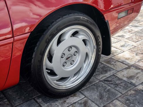 Used 1992 Chevrolet Corvette Coupe RWD image 45