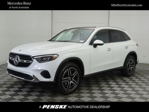 Used 2026 Mercedes-Benz GLC 300 image 1