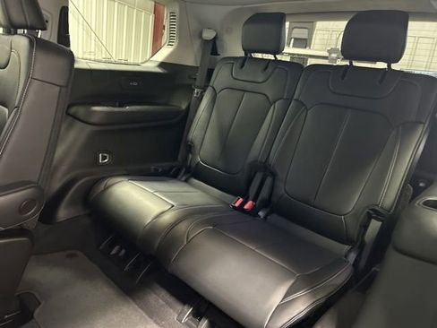 Used 2022 Jeep Grand Cherokee L Limited image 13