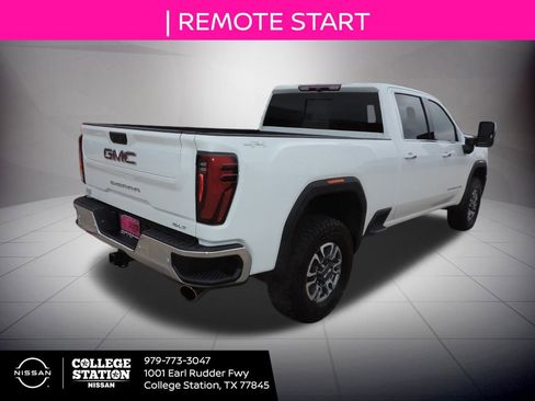 Used 2025 GMC Sierra 2500 SLT w/ SLT Convenience Package image 4