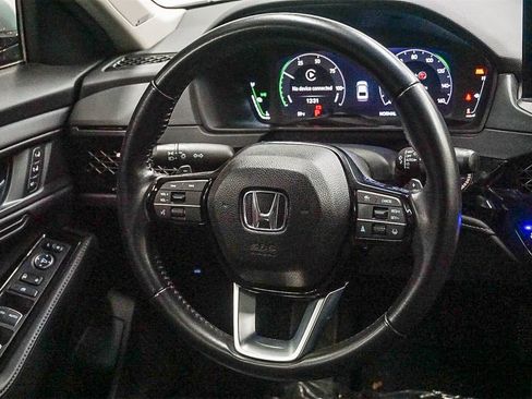 Used 2024 Honda Accord Touring image 17