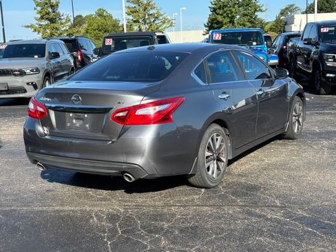 Used 2016 Nissan Altima 2.5 SV w/ Convenience Package FWD image 13