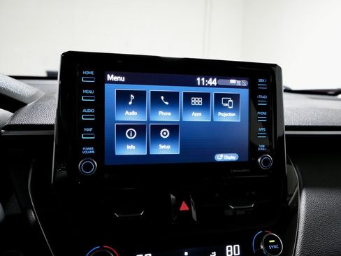 Used 2022 Toyota Corolla Cross XLE image 18