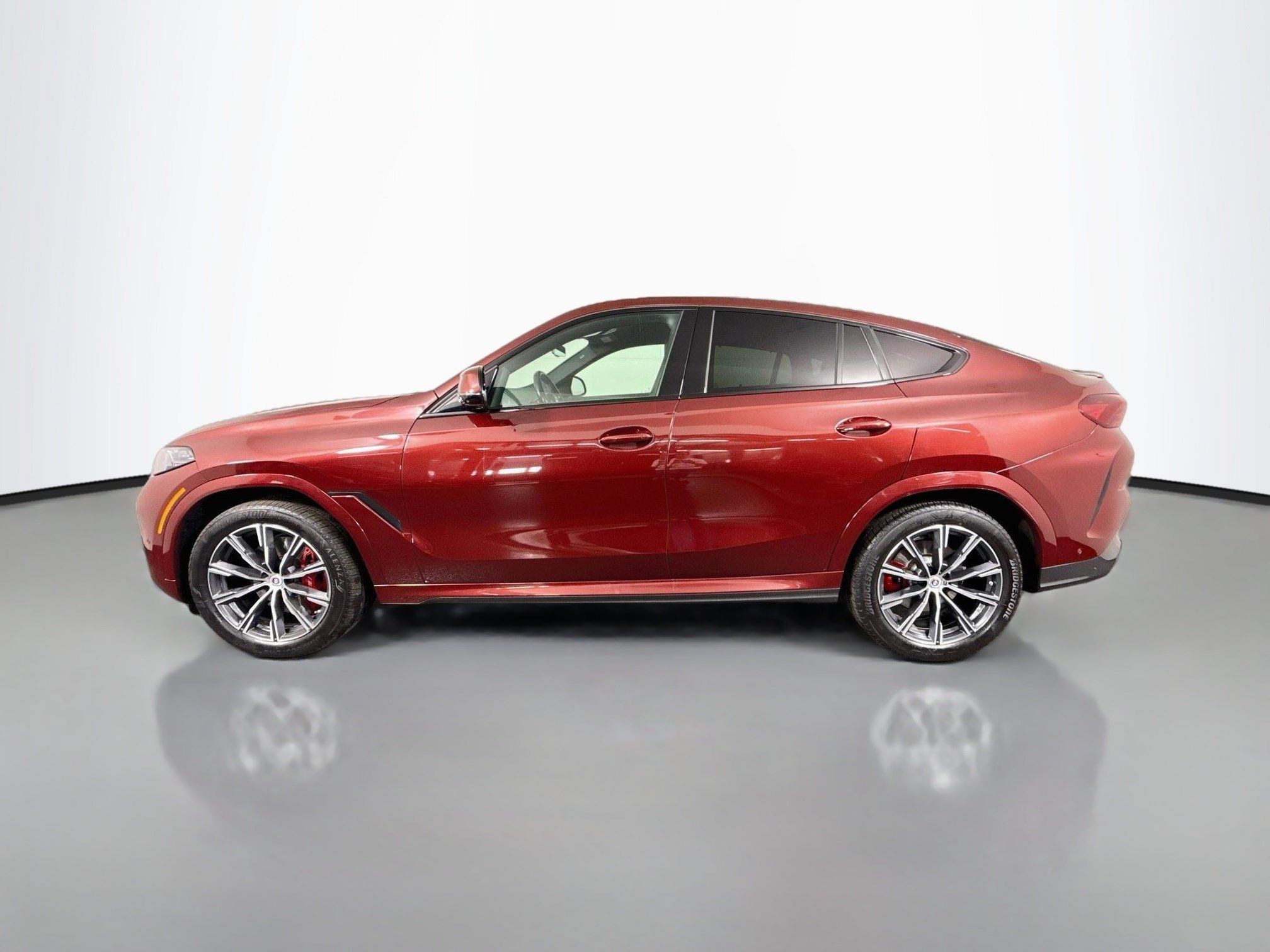 Used 2024 BMW X6 xDrive40i w/ Premium Package AWD/4WD image 6