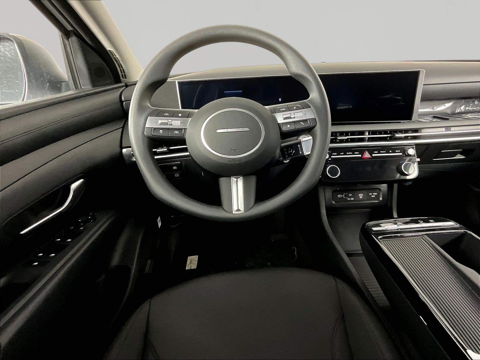New 2026 Hyundai Tucson SEL FWD image 9