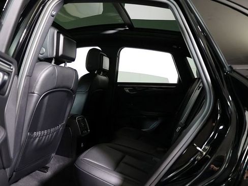 Used 2023 Porsche Macan AWD/4WD image 14