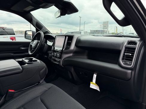 New 2026 RAM 1500 Express AWD/4WD image 24