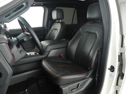 Used 2022 Ford Expedition Limited image 9