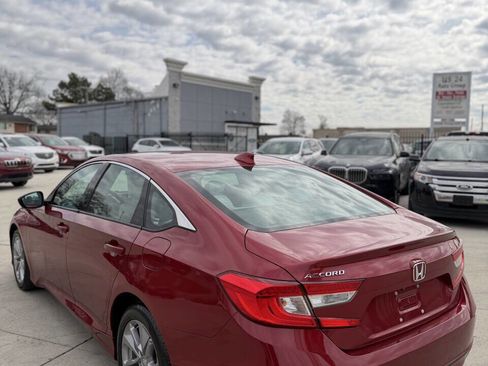 Used 2018 Honda Accord LX image 5