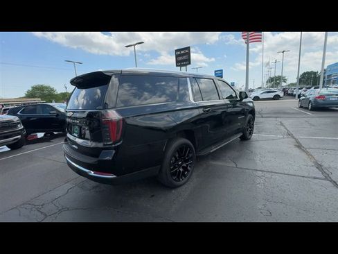 Certified 2025 Chevrolet Suburban LS AWD/4WD image 8