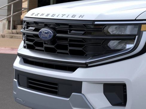 New 2025 Ford Expedition Max Platinum image 19