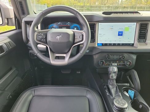 New 2025 Ford Bronco Outer Banks w/ Sasquatch Package image 12