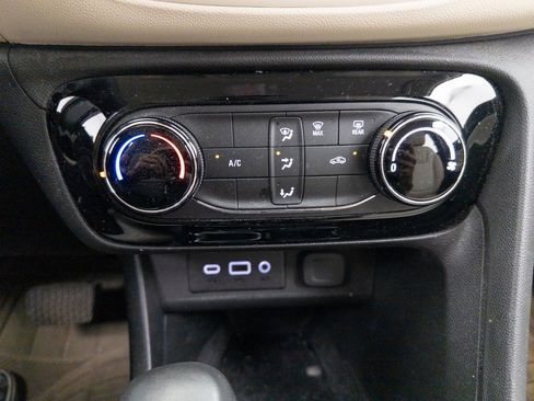 Used 2021 Buick Encore GX Preferred image 21