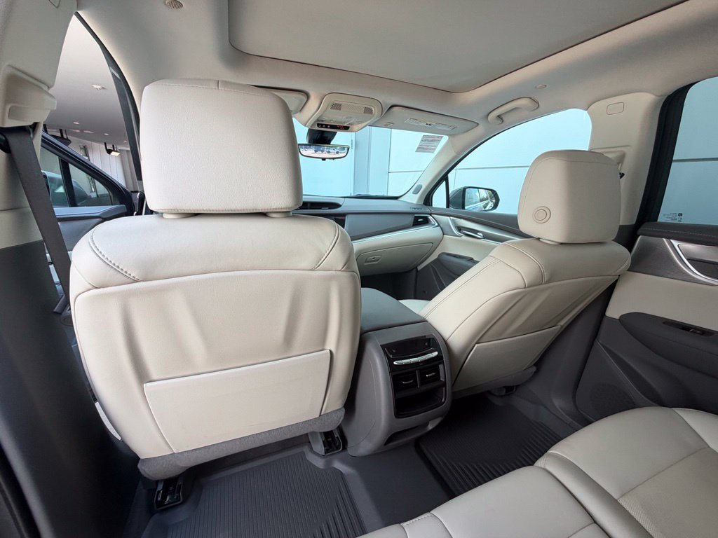 Used 2021 Cadillac XT5 Premium Luxury FWD image 17
