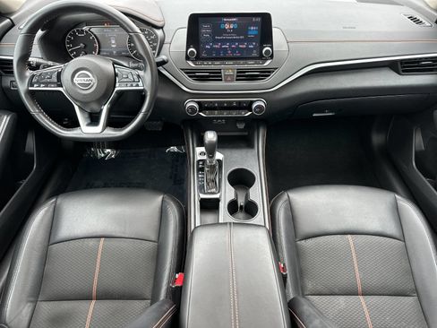Used 2020 Nissan Altima 2.5 SR w/ Premium Package FWD image 17