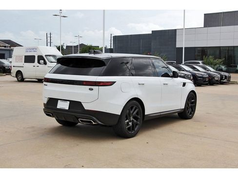 Used 2023 Land Rover Range Rover Sport SE AWD/4WD image 7