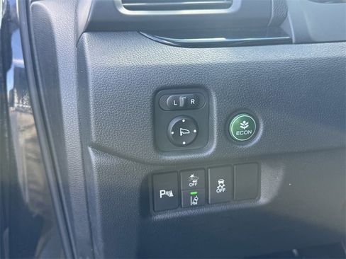 Used 2021 Honda Pilot Touring image 16