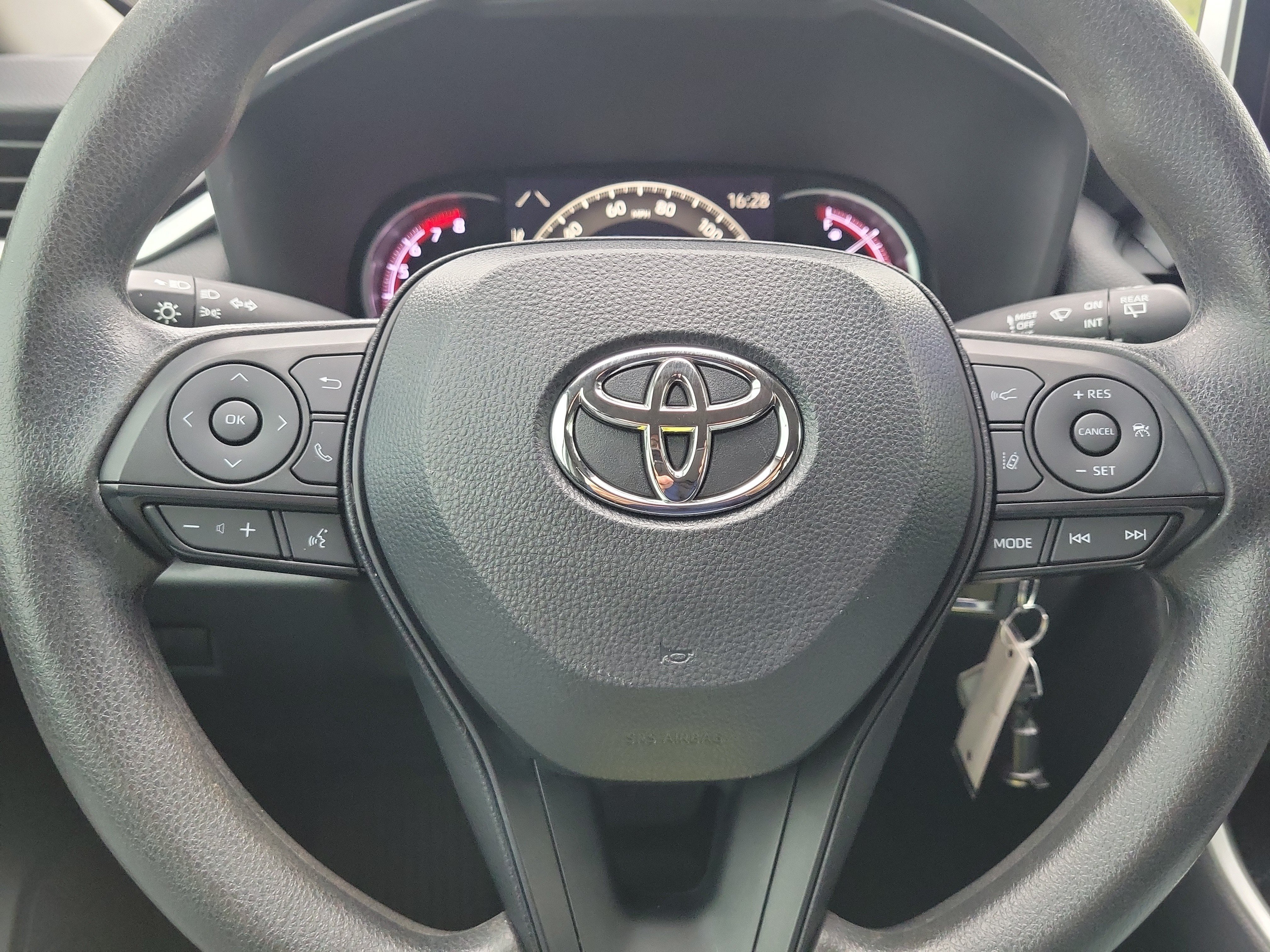 Used 2024 Toyota RAV4 LE FWD image 27