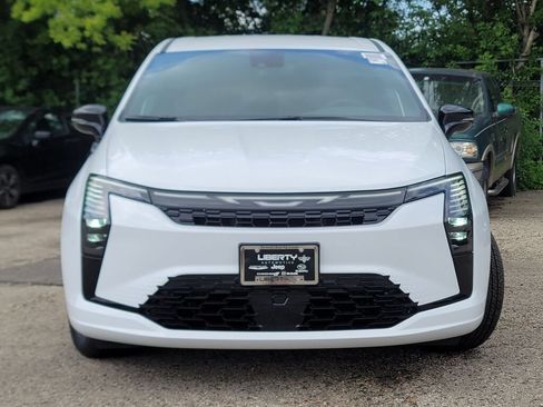 New 2027 Chrysler Pacifica Select FWD image 4