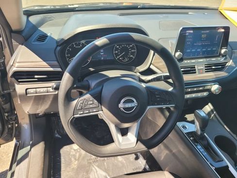 Certified 2025 Nissan Altima 2.5 SV FWD image 30
