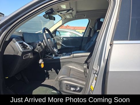 Used 2024 BMW X7 xDrive40i AWD/4WD image 3