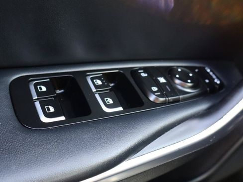 Used 2018 Kia Stinger Premium RWD image 25