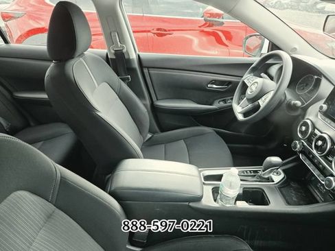 Used 2024 Nissan Sentra SV FWD image 11