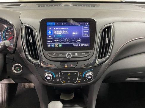 Used 2023 Chevrolet Equinox RS AWD/4WD image 16