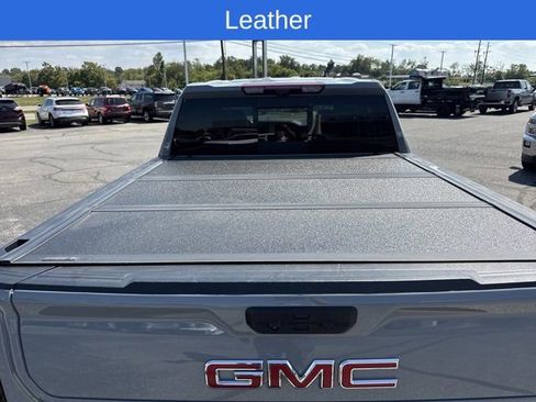 Used 2024 GMC Sierra 1500 AT4X image 9