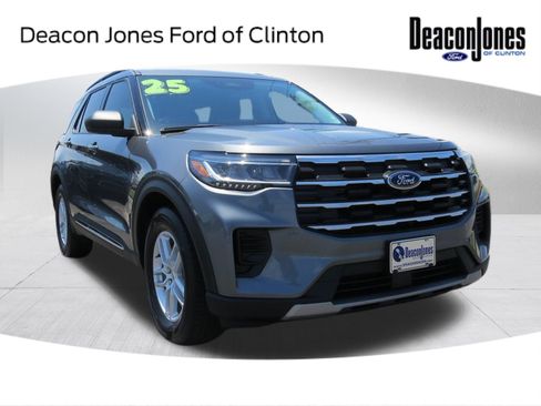Used 2025 Ford Explorer Active RWD image 1