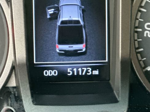 Used 2022 Toyota Tacoma TRD Sport image 15