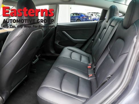 Used 2023 Tesla Model 3 Standard Range image 19