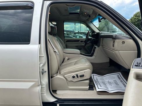Used 2005 Cadillac Escalade EXT AWD/4WD image 18