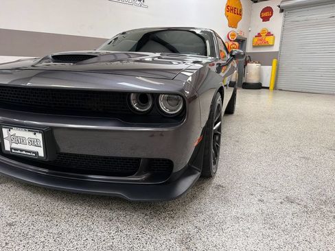 Used 2016 Dodge Challenger SRT Hellcat RWD image 13