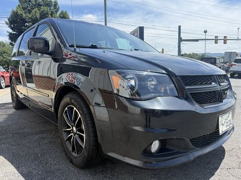Used 2017 Dodge Grand Caravan GT FWD image 4