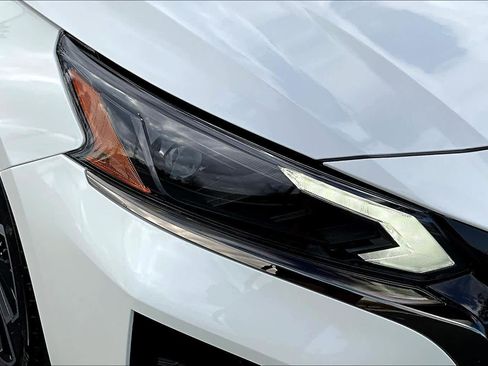 New 2025 Nissan Altima 2.5 SR image 13