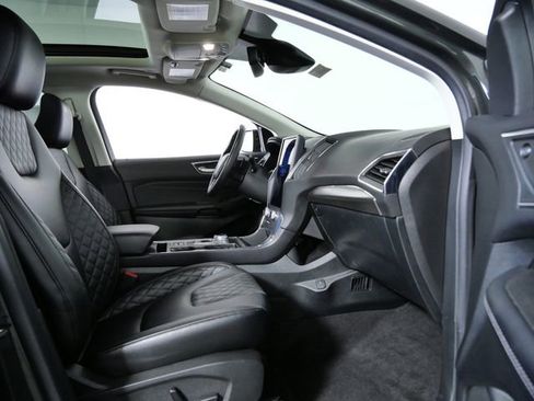 Certified 2023 Ford Edge Titanium w/ Class II Trailer Tow Package image 5