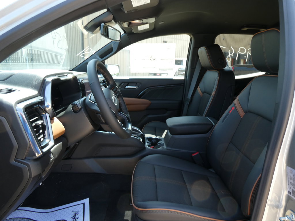 New 2026 GMC Canyon AT4 w/ Nightfall Essentials Package AWD/4WD image 17
